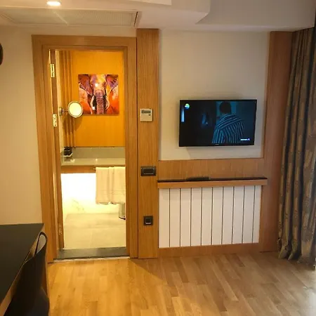 Maywood 4*
