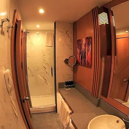 Hotel Maywood 4*