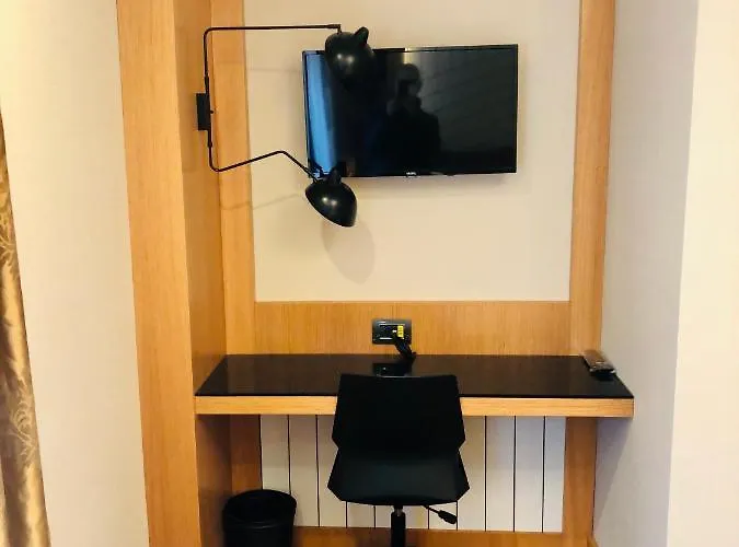 호텔 메이우드 4*