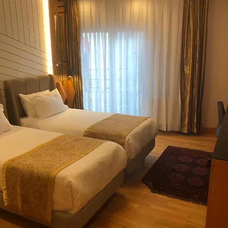Hotel Maywood