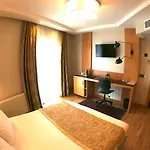 Hotel Maywood