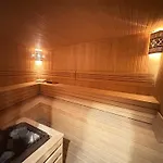 Hotel Maywood